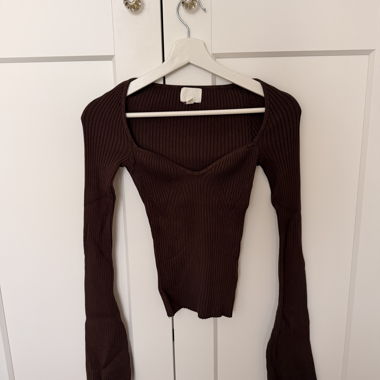Ribbed long sleeve top