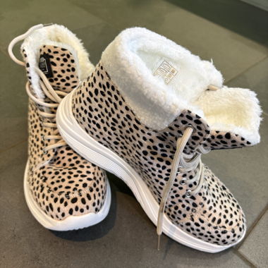 Leopard faux-fur boots