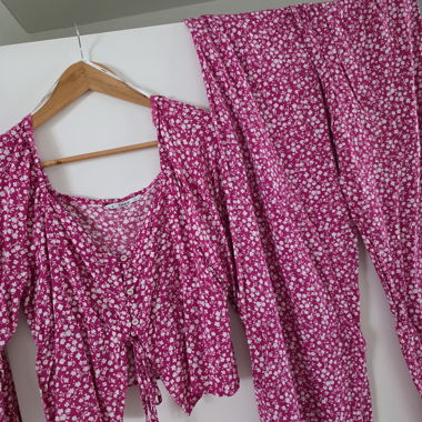 Two-piece set with flowers