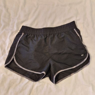 Short noir léger 