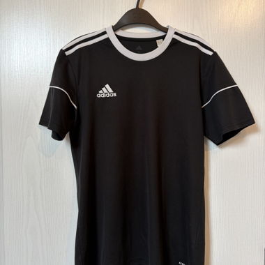 T-shirt adidas nera