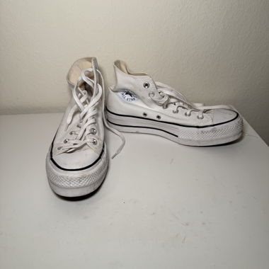 Converse high, weiss, mit Plateau