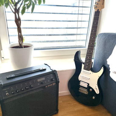 Chitarra elettrica con amplificatore Line 6