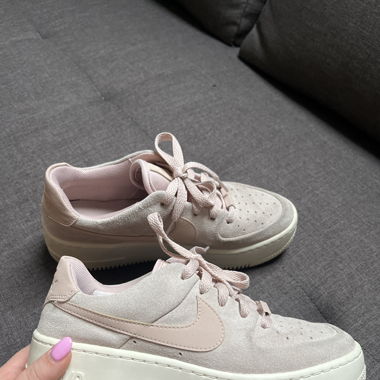 NIKE AF-1 in rosa