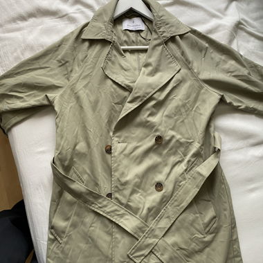 Trenchcoat Stradivarius XS verde chiaro