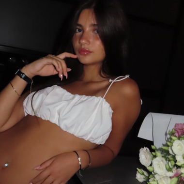 Top bianco con spalline