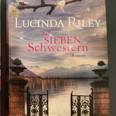 Lucinda Riley