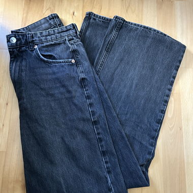 schwarze Jeans