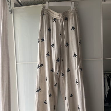 Weite Stoffhose