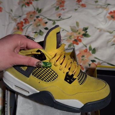 Air Jordan 4 Retro Tour 