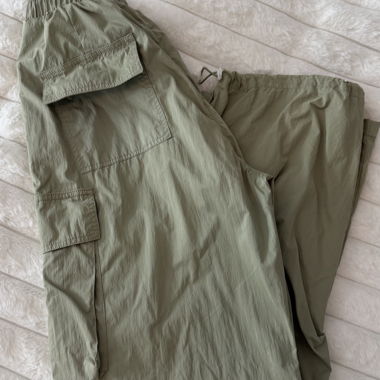 Pantaloni cargo kaki