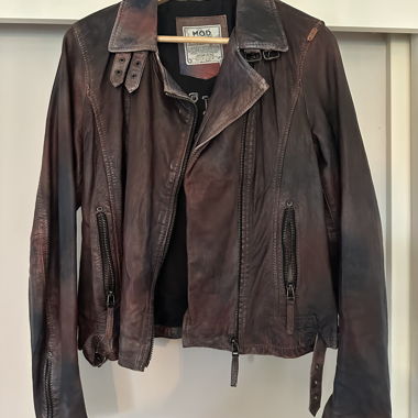 Dunkelbraune Lederjacke