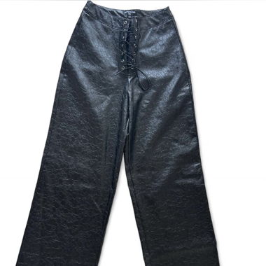 Pantalons noirs à laçage PrettyLittleThing