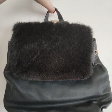 Très bon sac à dos noir