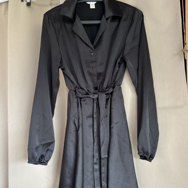 Pretty flowing black dress
