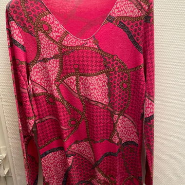 Sweater size M