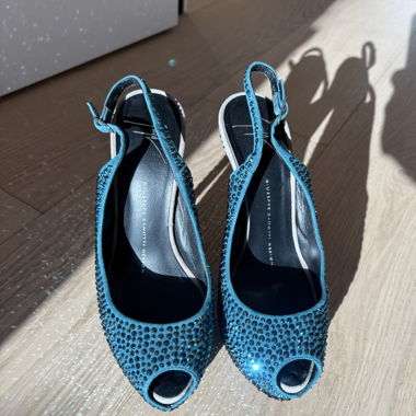 Brilla con Giuseppe Zanotti