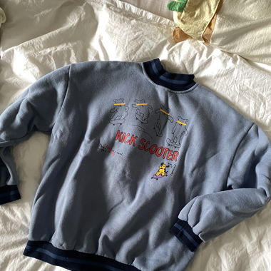 Cute bear graphic sweater 