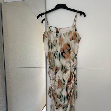 Robe d’été genre satin
