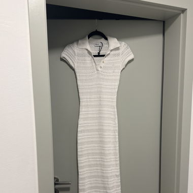 BERSHKA Kleid