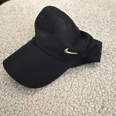 Schwarze Nike-Cap