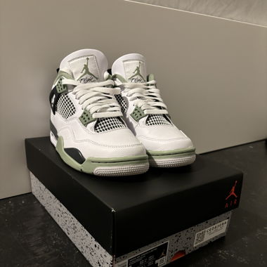 Jordan 4 Seafoam
