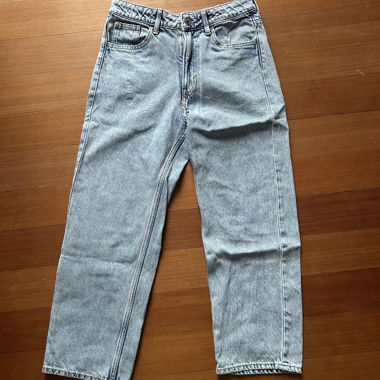 Hellblaue Jeans