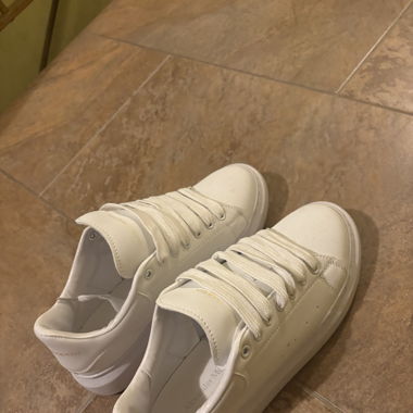 ALEXANDER MCQUEEN