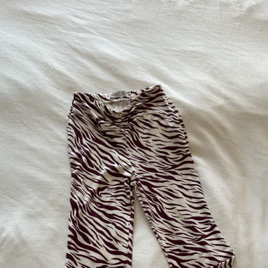 Pantaloni con fantasia 