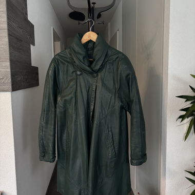 Le Boz grüner Leder-Mantel