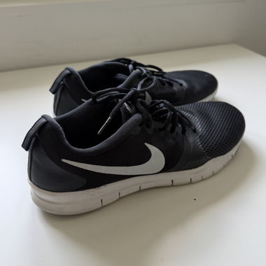 Nike „Flex Essential“ Trainingsschuhe Gr. 42,5