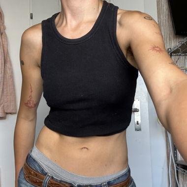 Schwarzes Crop-Top