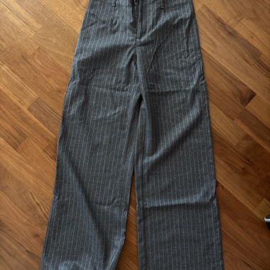 Gestreifte Stoffhose