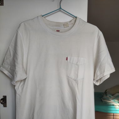 White Levi's t-shirt relaxed fit