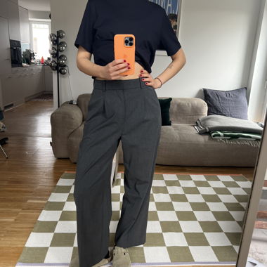 uniqlo grey dress pants 🩶