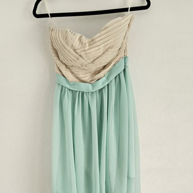 Cocktailkleid türkis weiss im Vokuhilaschnitt