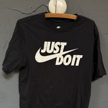 T-shirt Nike