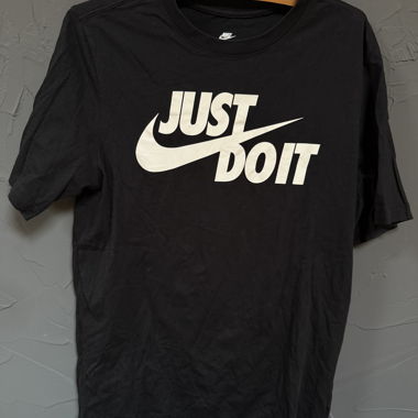 T-shirt Nike