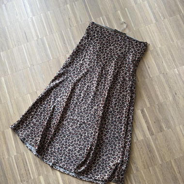 leo satin skirt