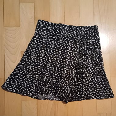 Black and white flowered pants-skirt