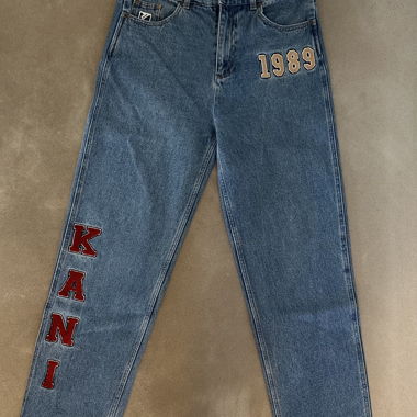 Karl Kani Jeans mit Patches