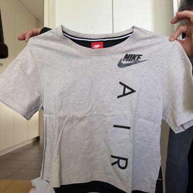 T-shirt Nike grigio