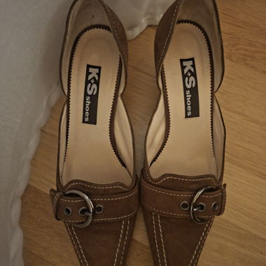 kitten heels 