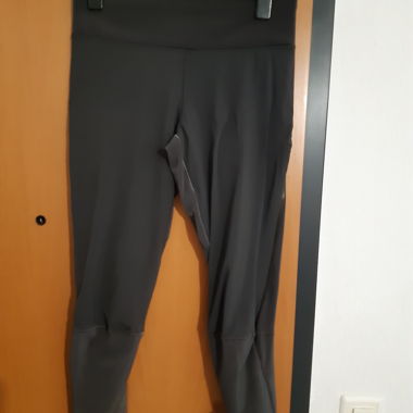 Dunkelgraue Sportleggings