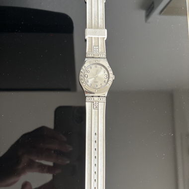Montre Swatch blanche pour femme