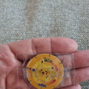 Rare pikachu pokemon tazo emballé