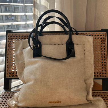 "Le Coussin" di Jacquemus - borsa