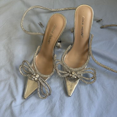 Rhinestone high heels with bow