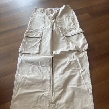 Pantaloni cargo