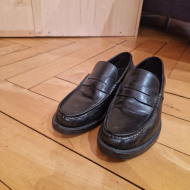 Loafers black